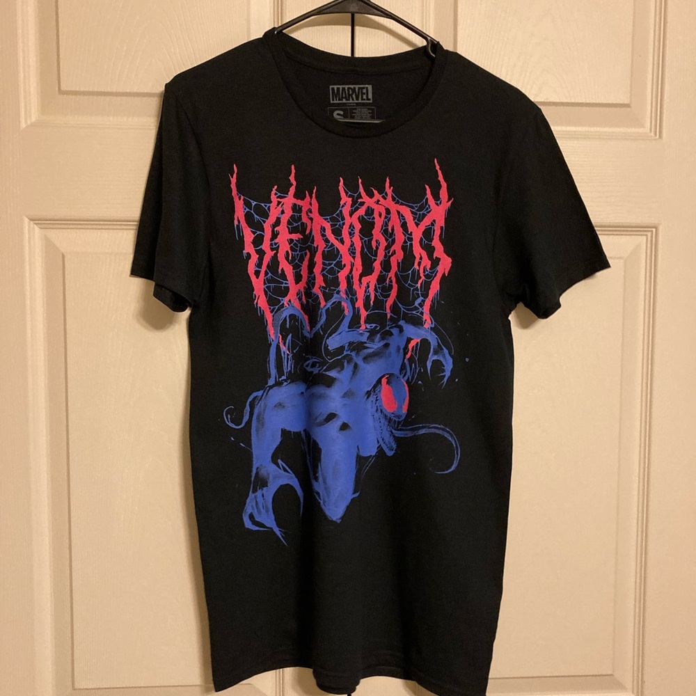 Marvel T-Shirt size small NWOT